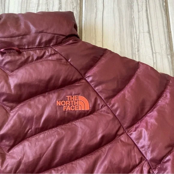 The North Face 550 Down jacket. EUC - Picture 6 of 7